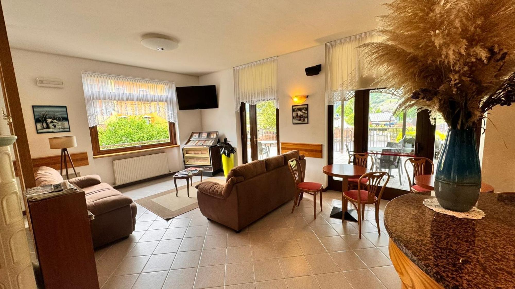 Albergo Stella Alpina Tenno Esterno foto